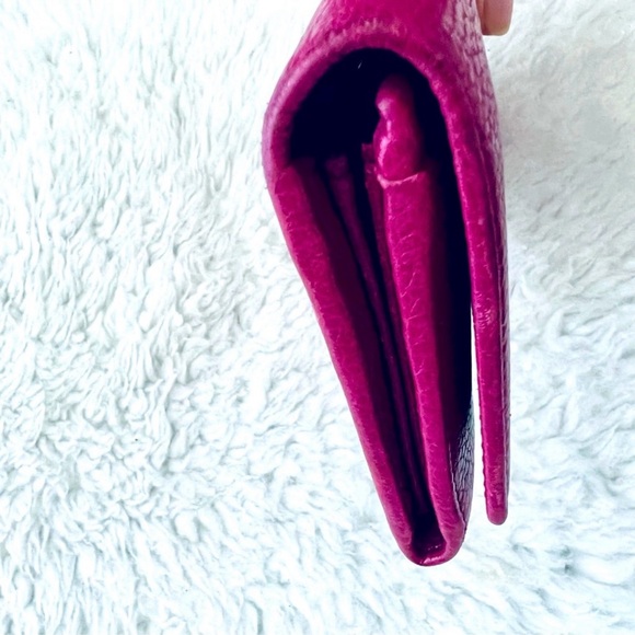 Gucci GG Logo Hot Pink Grain Leather Flap Long Wallet - Picture 10 of 16